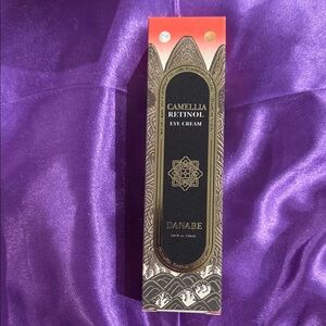 Camellia Retinol Eye Cream